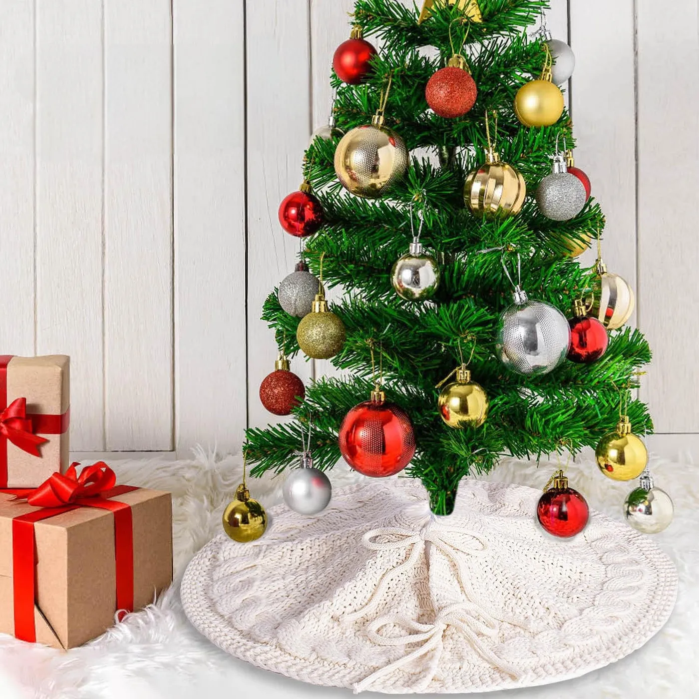 Knitted Christmas Tree Skirt, 18in Cable Knit Yarn Floor Mat for Small  Pencil Tree Holiday Style Decor - Walmart.ca