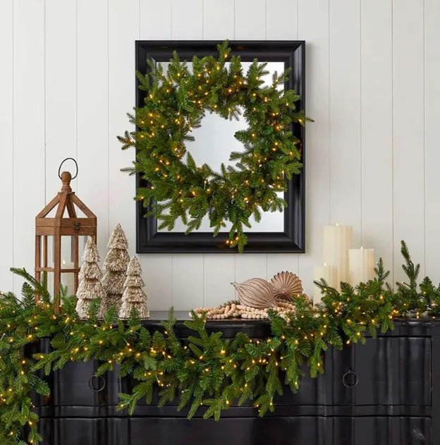 Layering Christmas Garlands and Other Greenery - Decorator's Warehouse