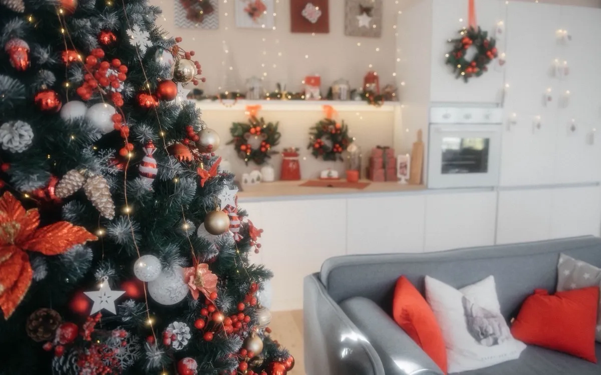 LED vs Incandescent Christmas Lights: 2026 Guide