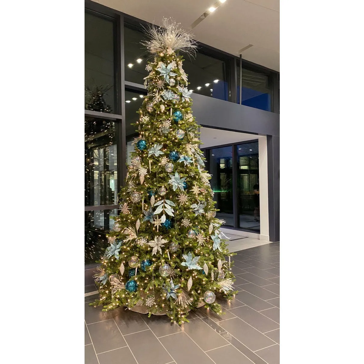 Lifelike Trees with White Lights – Bloompop