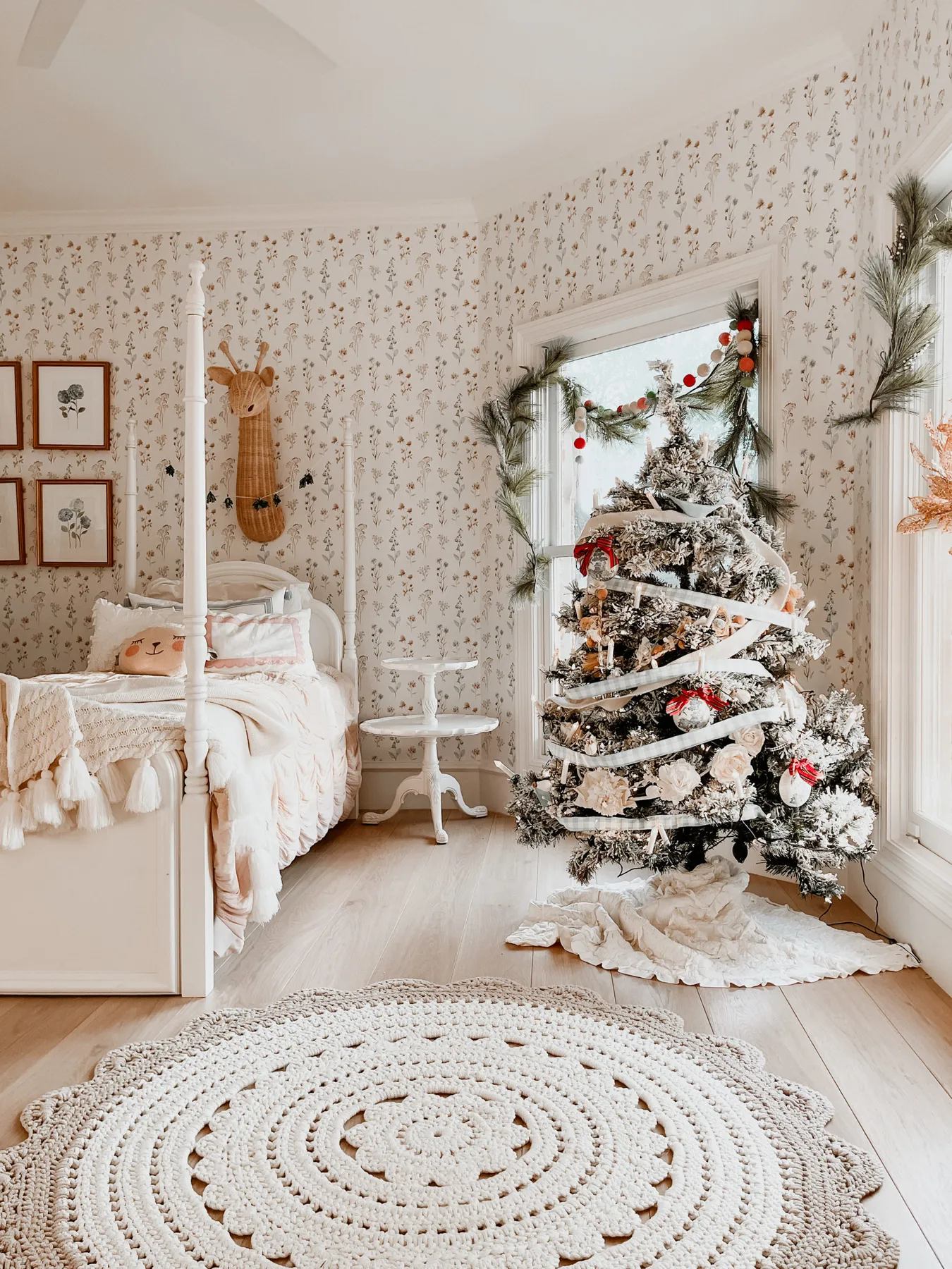 Little Girls Room Christmas Decor - Casey Wiegand of The Wiegands
