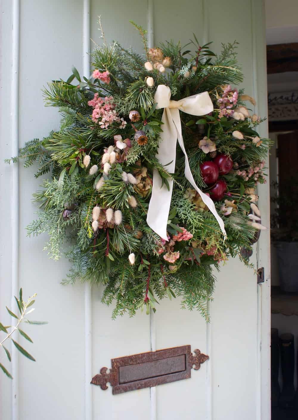 Make a beautiful fresh and dried Christmas wreath - From Britain with Love