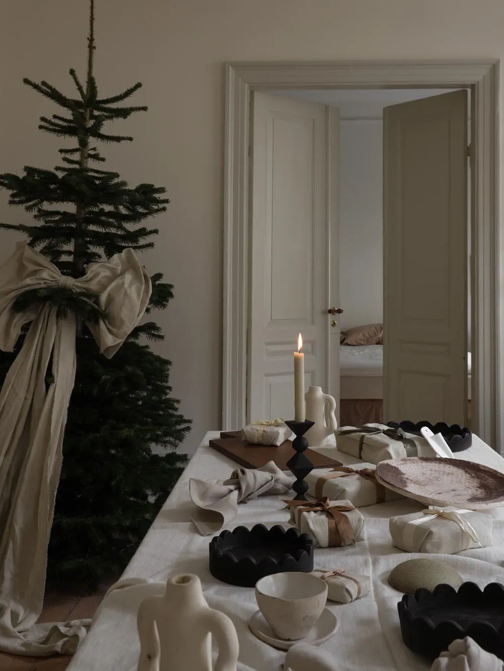 Minimalist Christmas inspiration from the Ask og Eng apartment |