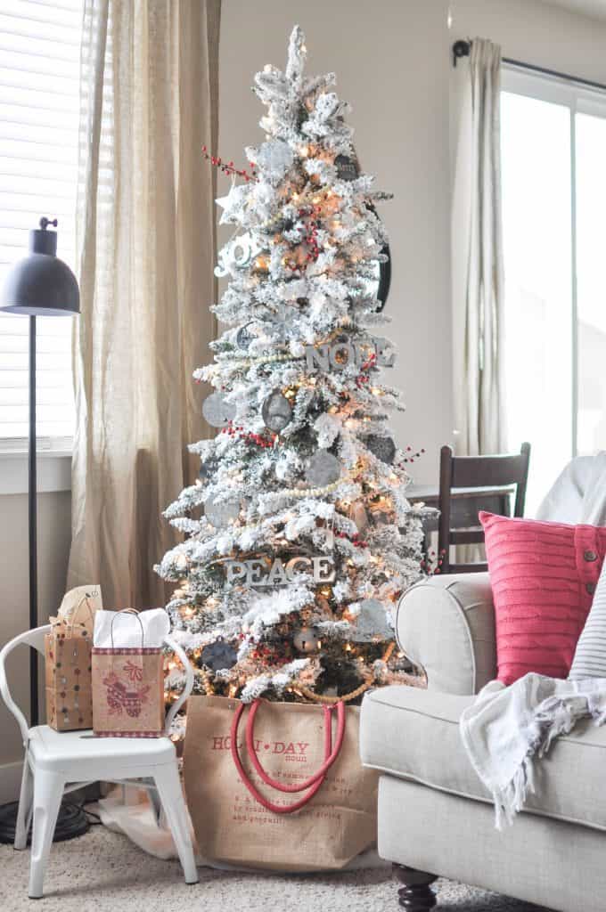 Modern Farmhouse Christmas Tree - The Crafty Blog Stalker