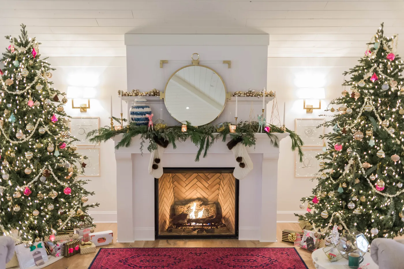Modern Vintage Holiday Living Room Tour - The Leslie Style