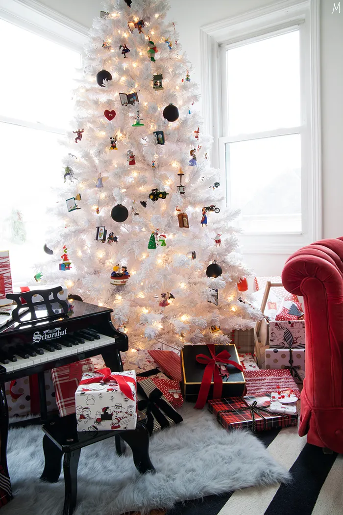 Modernizing the Nostalgia of Christmas Decor - The Makerista