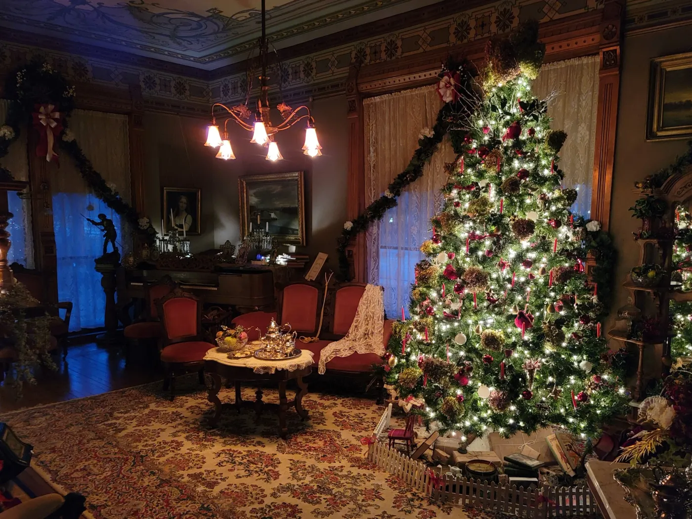 Museum Exhibits — Hearthstone Historic House Museum