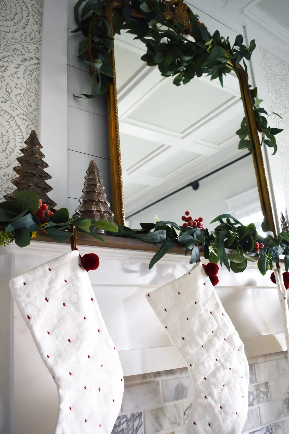 My simple formula for a Festive Fireplace