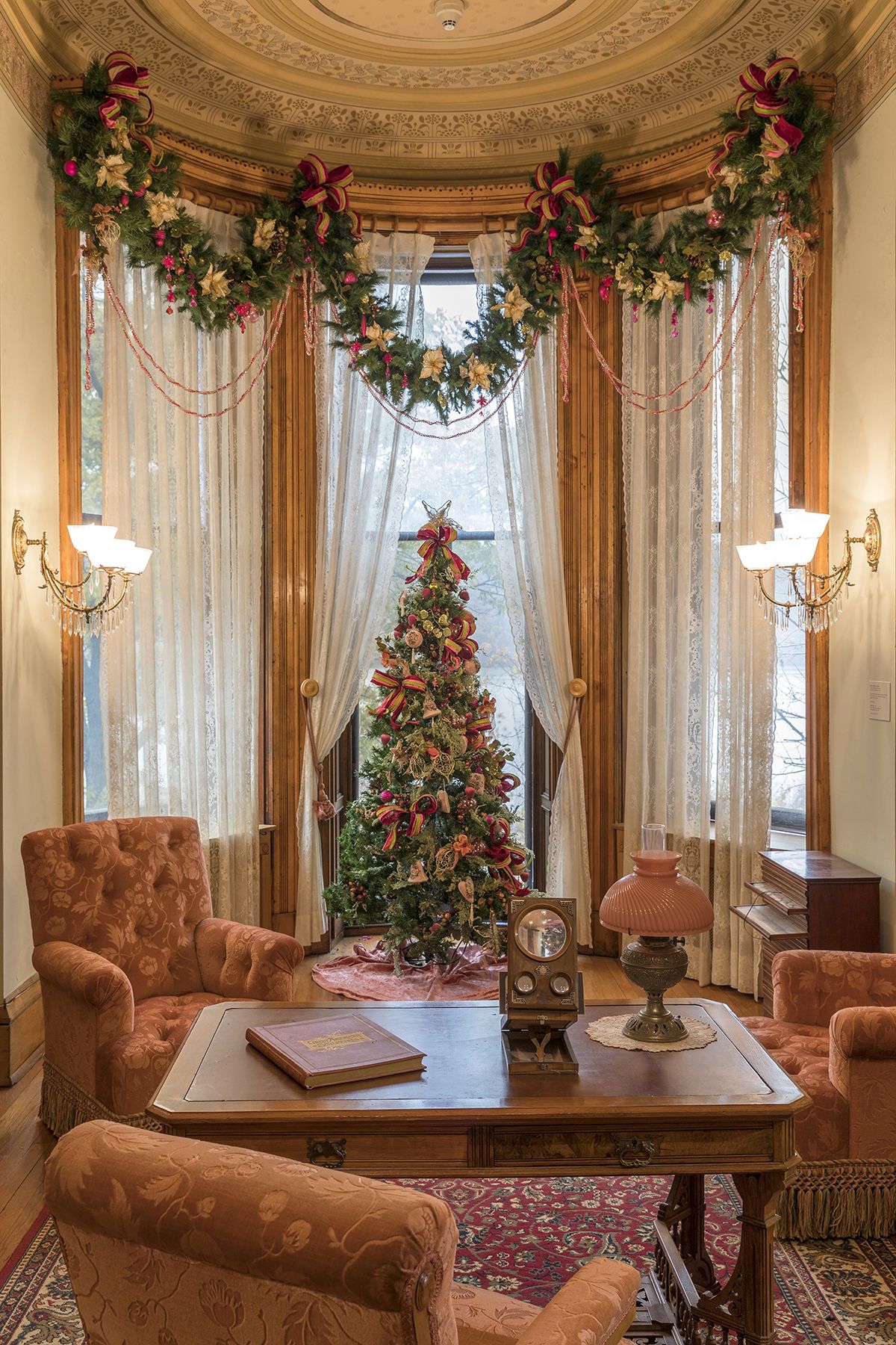 New England Historic Homes Celebrate Christmas