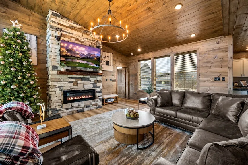 New Luxury Lodge Insane ⛰ Views & Beautiful Waterfall Pool 🌊 - Check Availability & Prices - 2026 - Vrbo