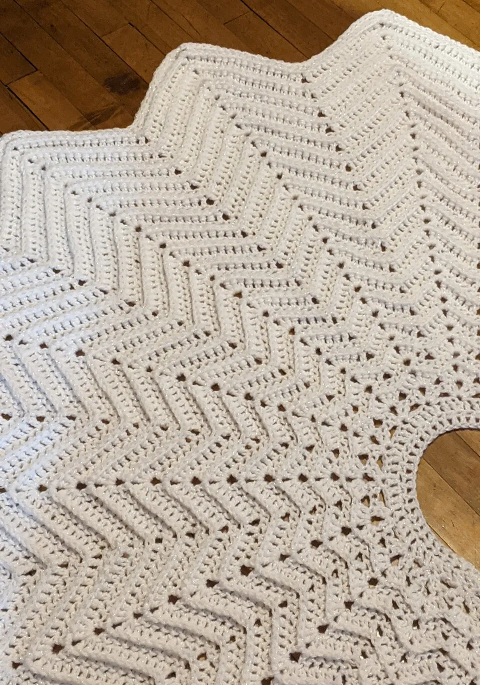NEW PATTERN RELEASE - Snow - Tree Skirt Crochet Pattern - Crochet 🧶 -  Ribblr community