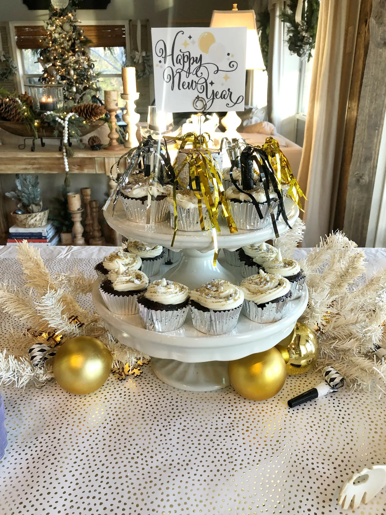 New Year's Eve Table Decor | Festive New Year Decor