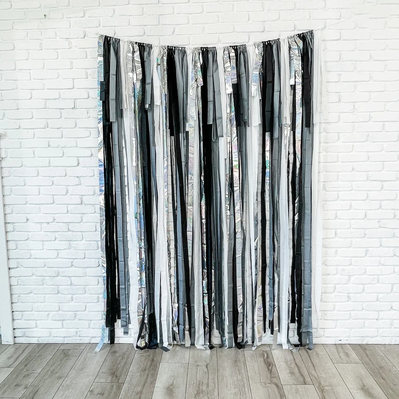 New Years Fringe Streamer Backdrop| Silver – Partyinapinch