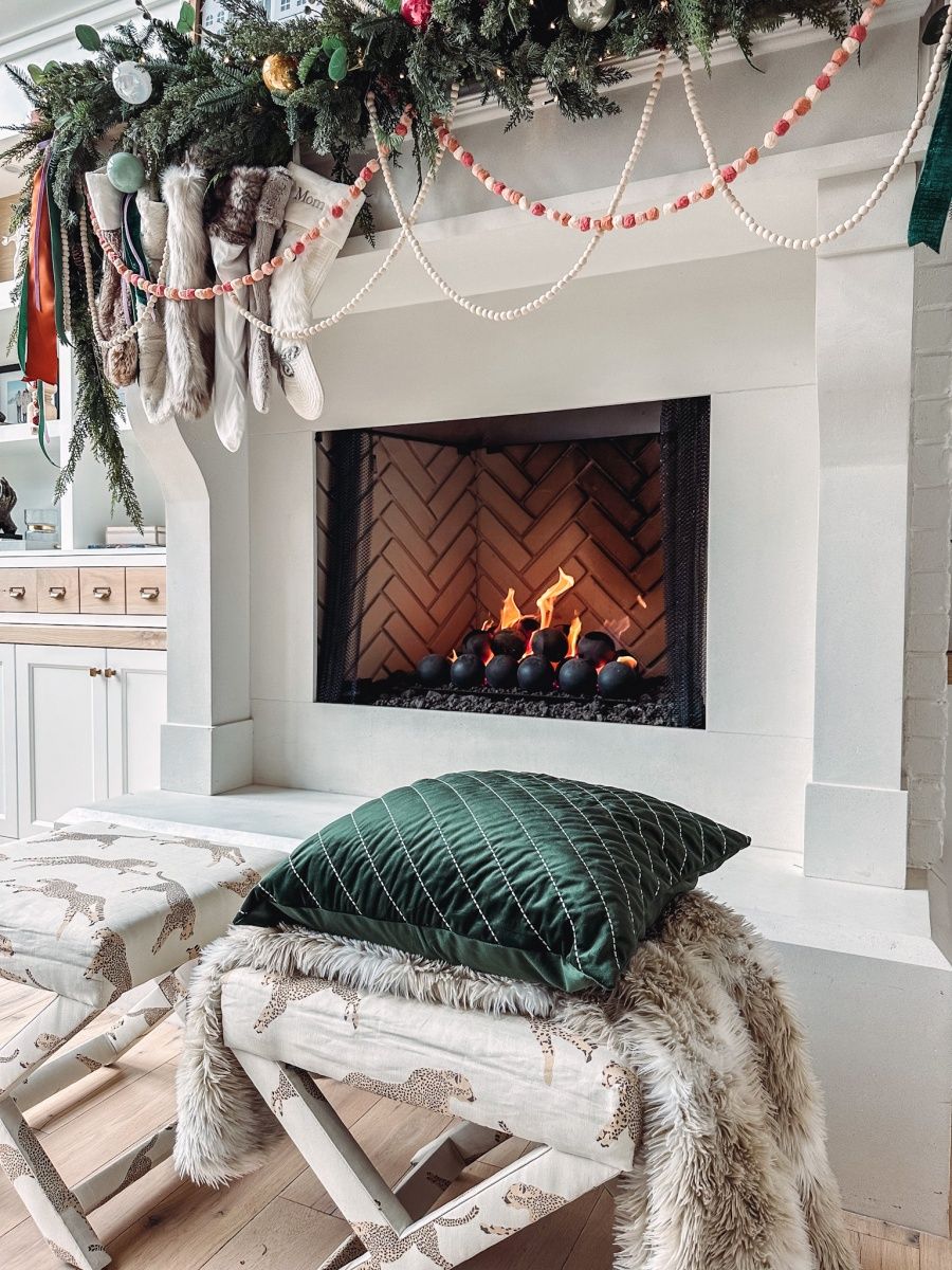 Nostalgic Elegant Christmas Mantel - Remington Avenue
