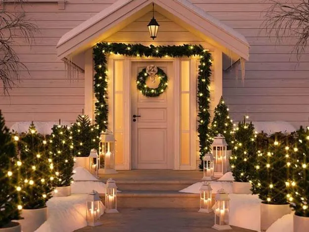 Outdoor Christmas Lights Multiplying Fun of Gorgeous Winter Holidays