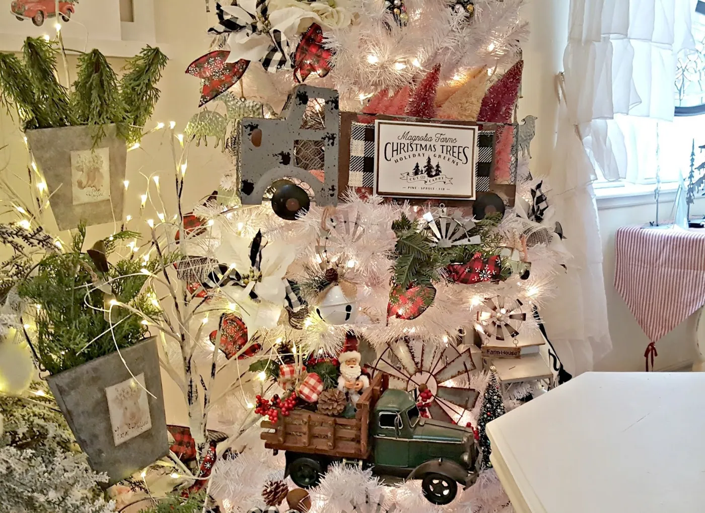 Penny's Vintage Home: Tiered Farmhouse Christmas Tree