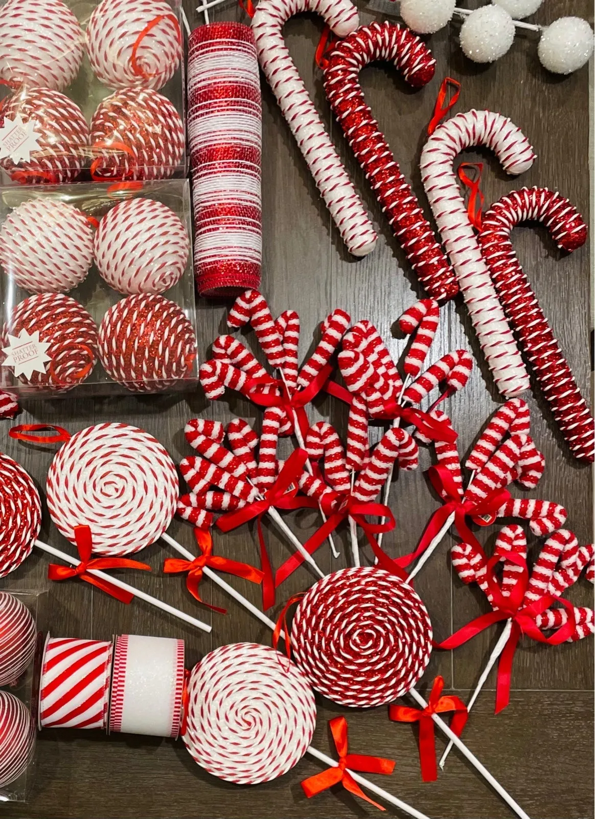 Peppermint Candy Decor Bundle – The Christmas Palace Candy Cane Christmas  Tree Kit- Peppermint Decorations Ornaments Bundle Red White