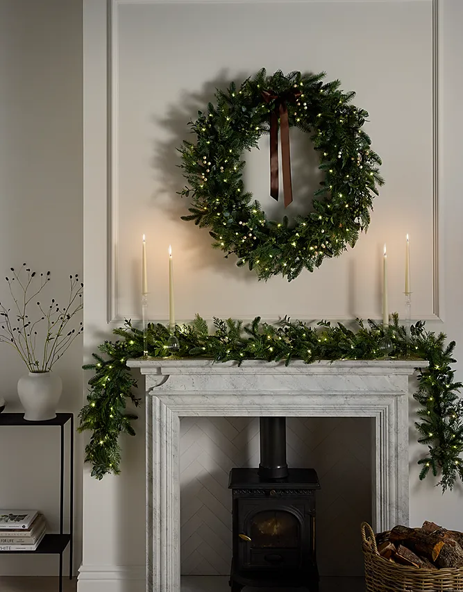 Pre-Lit White Berry Garland – 180cm | Christmas Wreaths & Garlands ...