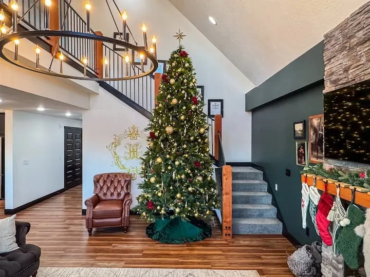 Private Indoor Pool/Spa, Sleeps 24, Accessible - Houses for Rent in  Hollister, Missouri, United States - Airbnb