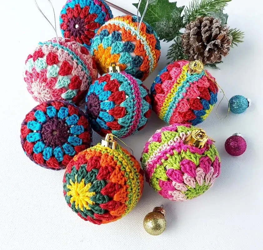 Quick Yarnbusting Crochet Christmas Ornament and Stocking Stuffer Amigurumi  Patterns / The Beading Gem