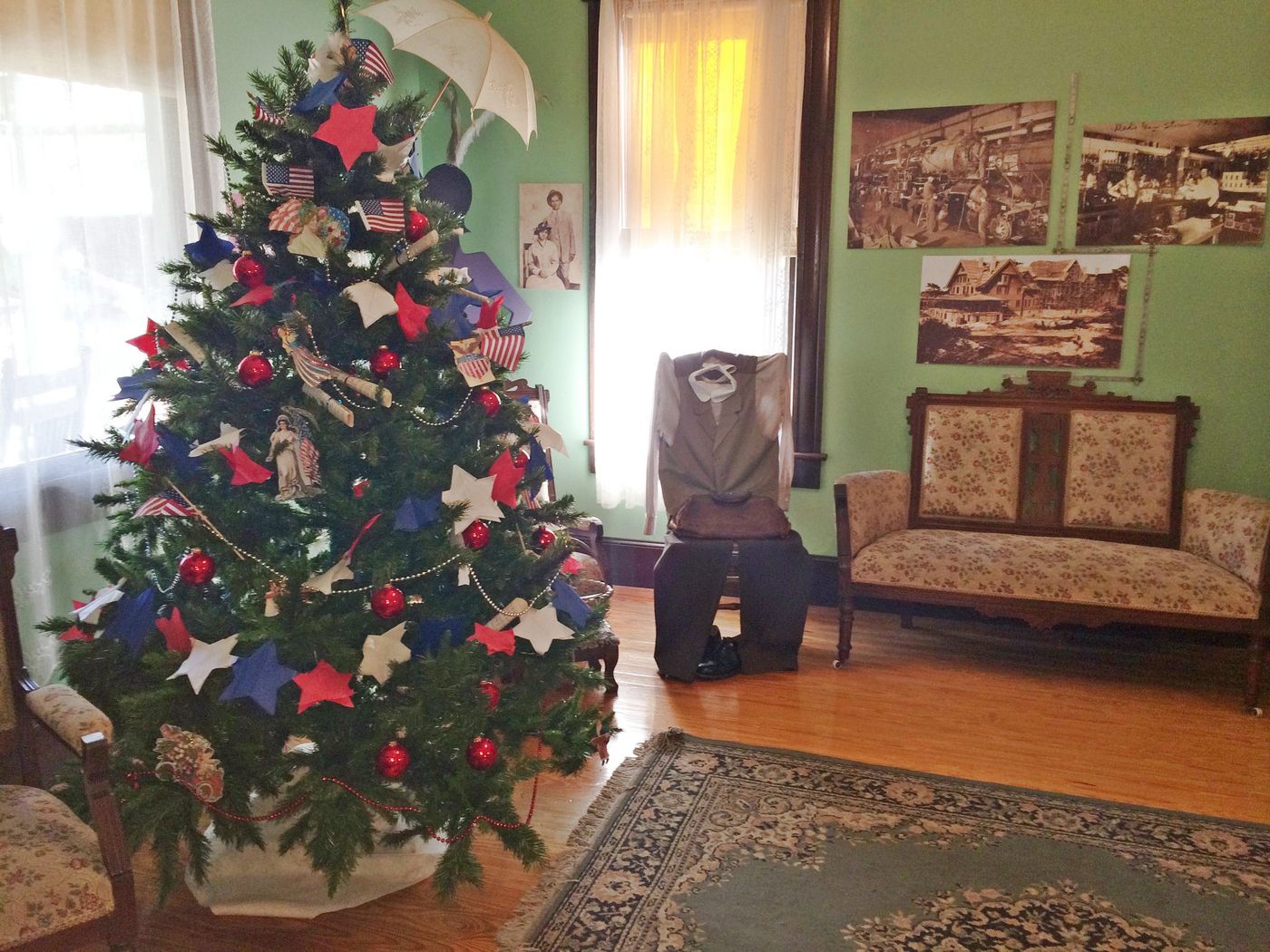 Really old porches decorated for Christmas – Dina's Wildlife Adventures
