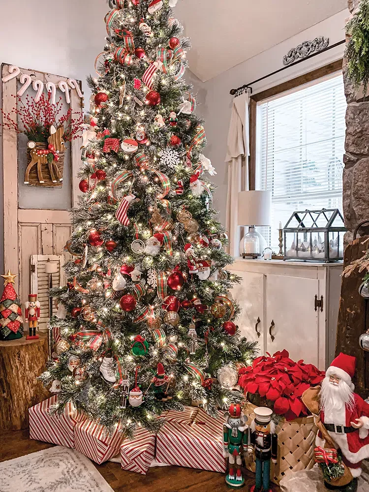 Red Farmhouse Christmas Tree Crimson, Wood, And White Christmas Tree Little  Glass Jar