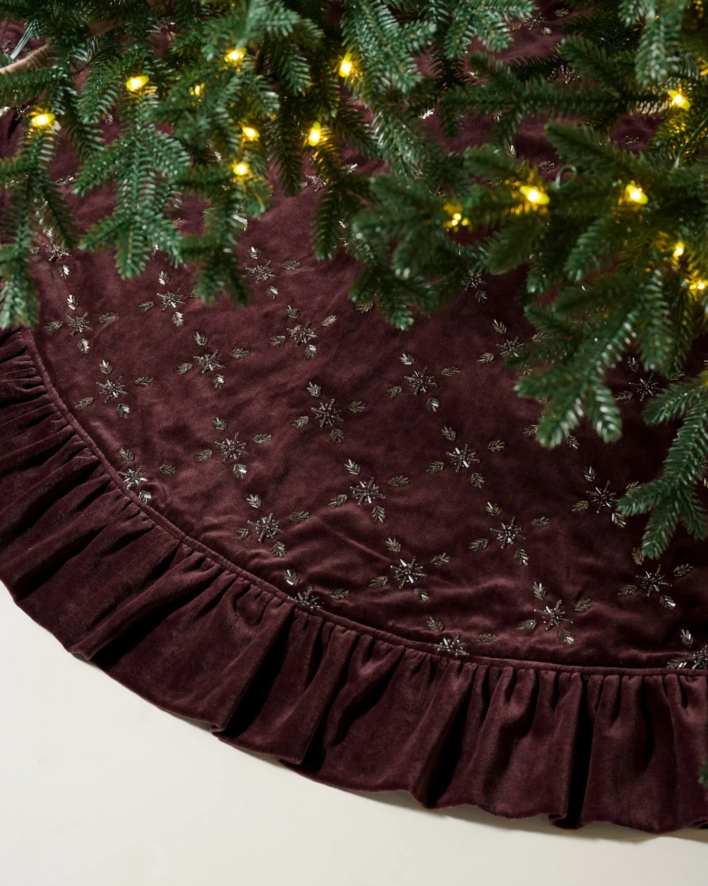 Red Velvet Christmas Ruffled Christmas Tree Skirt Red Maroon Christmas Tree  Skirt, Luxury Velvet Plush Skirt