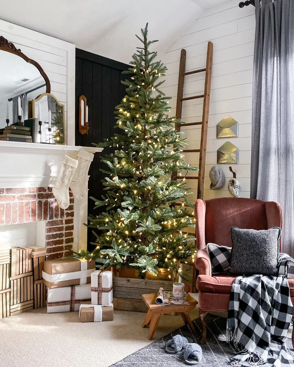 Rustic and Farmhouse-Inspired Christmas Decor Ideas You Should Try