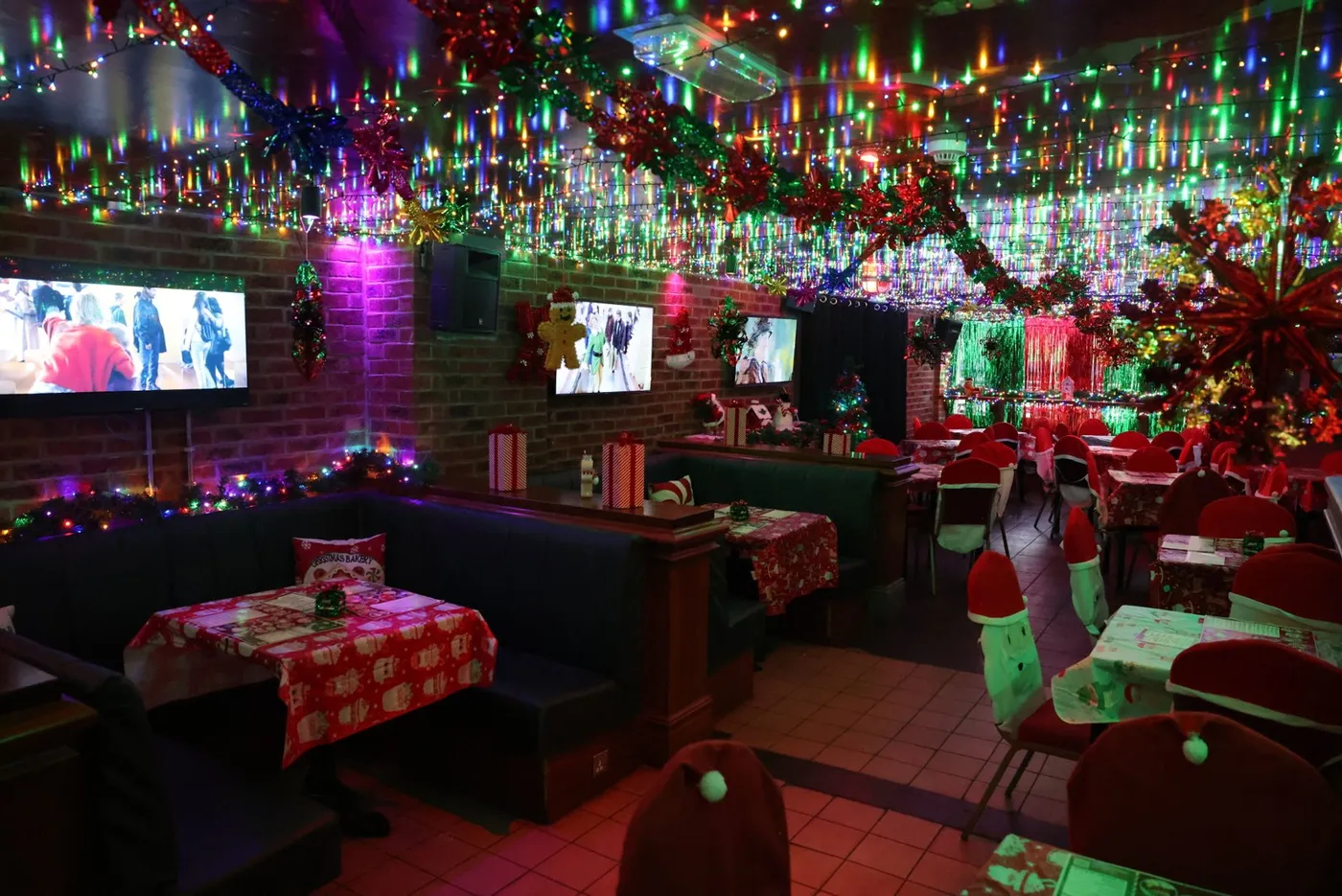Secret Christmas cocktail bar opens in Newcastle that's the ultimate 90s  throwback - Chronicle Live
