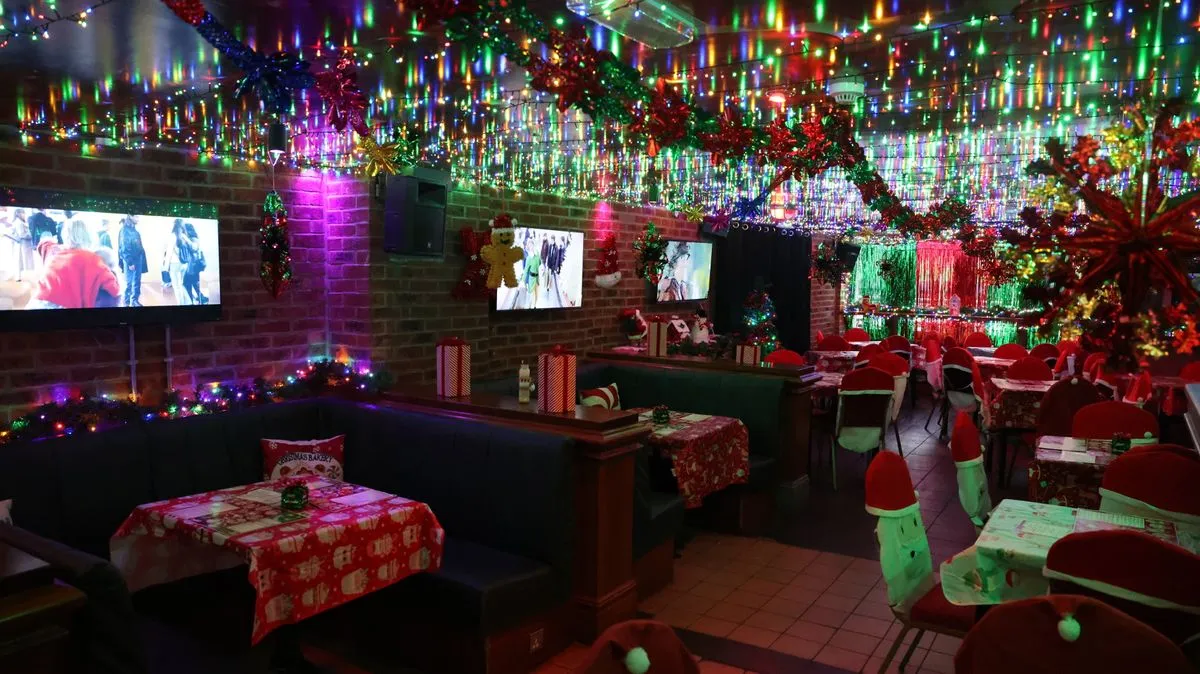 Secret Christmas cocktail bar opens in Newcastle that's the ultimate 90s throwback - Chronicle Live