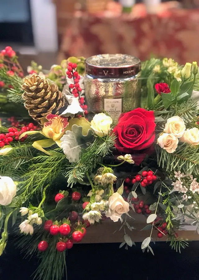 Shop Christmas Flowers & Centerpieces | The Flower Alley