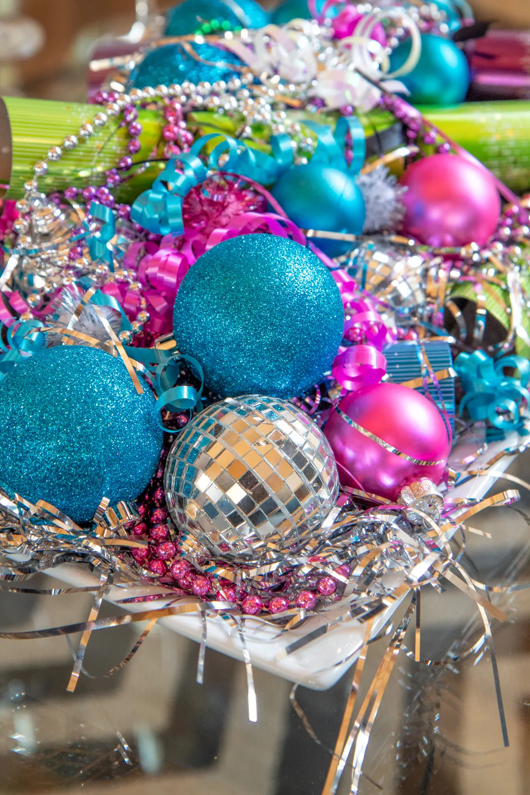 SIMPLE & EASY DIY NEW YEARS EVE DECORATIONS | Everyday Laura