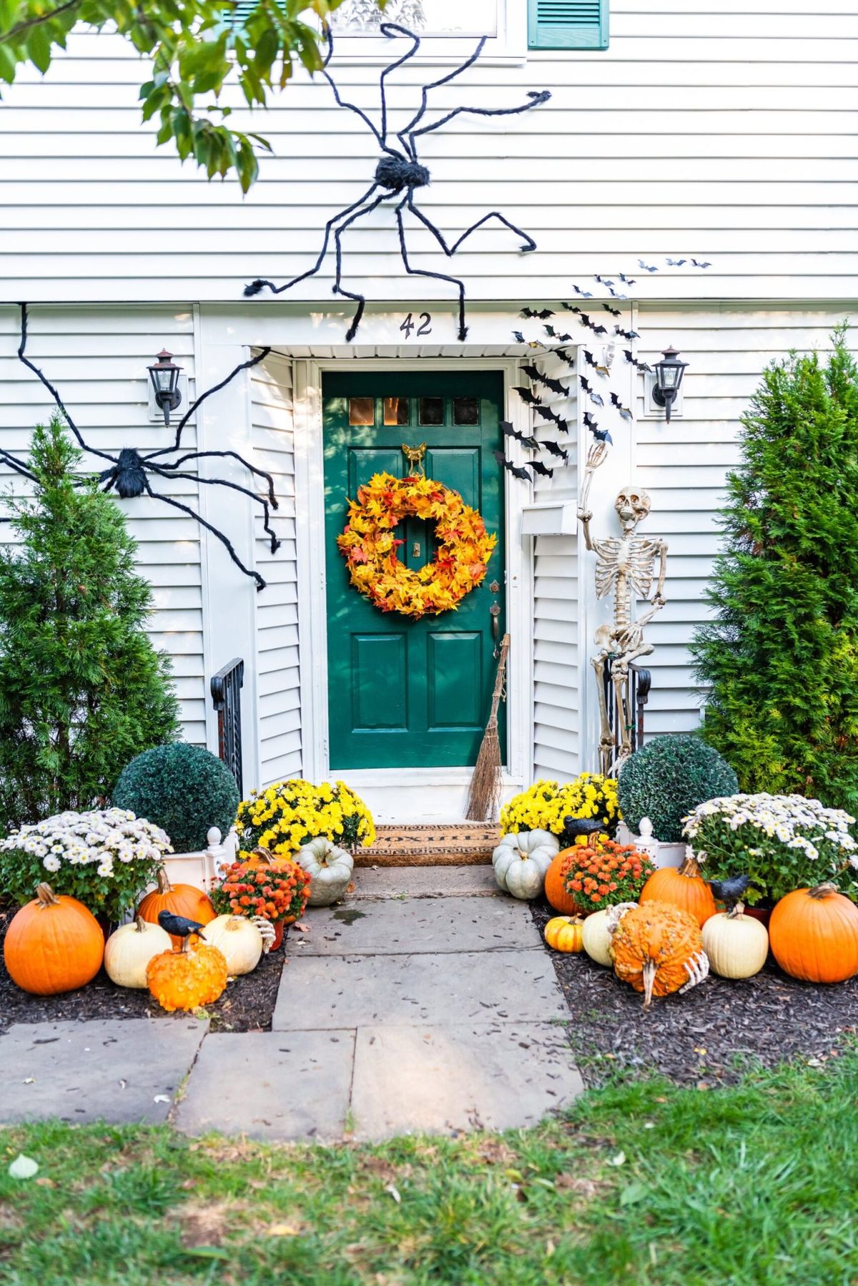 Spooky Finds Just in Time to Decorate for Halloween | Kristy & New England