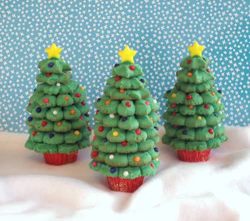 Spritz Cookie Trees – Crafty Baking