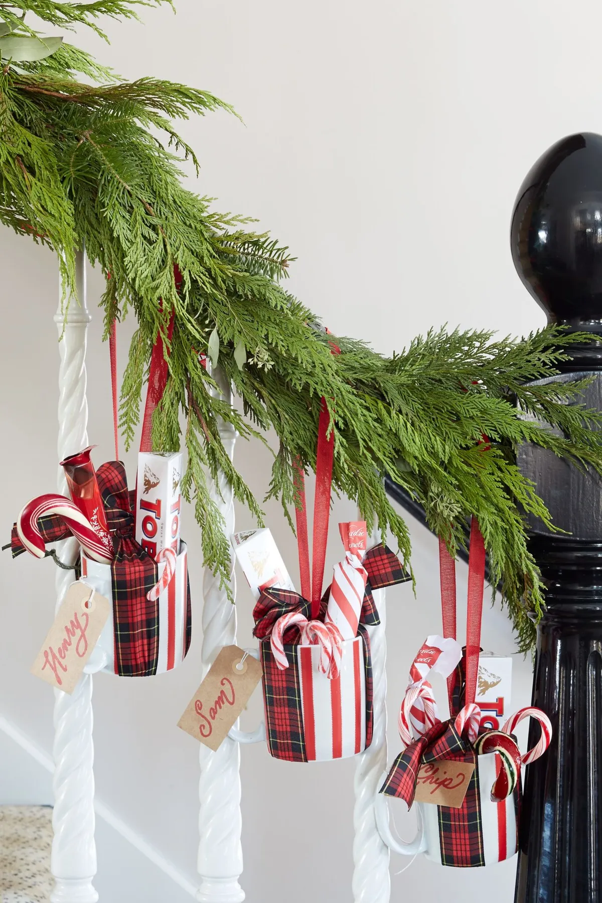Stairway Christmas Decorations That Will Stand Out & Amaze Your Guests