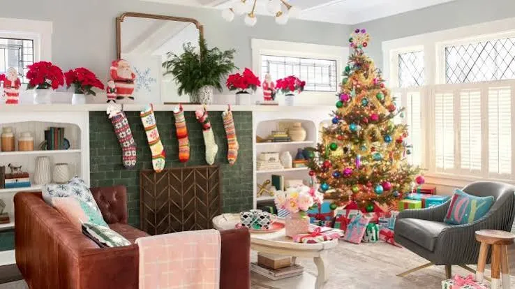 Stylists' Tips for Decorating a Photo-Ready Christmas Tree | HGTV