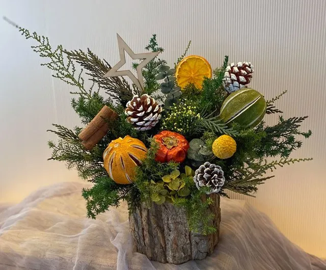 Taiwan Everlasting cedar Christmas table flower pine cone Christmas table  flower Christmas decoration Christmas gift mixia-flower - Pinkoi