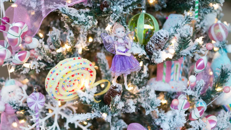 The Christmas Decorating Hack To Create A Sugary Sweet Tree