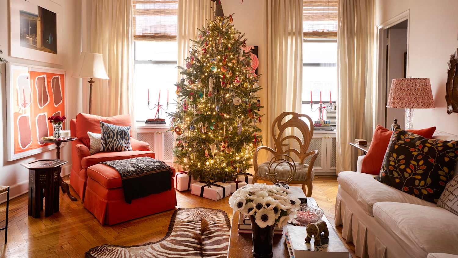 The Cutest Holiday Book Tree Is Hiding at Cracker Barrel | Apartment Therapy