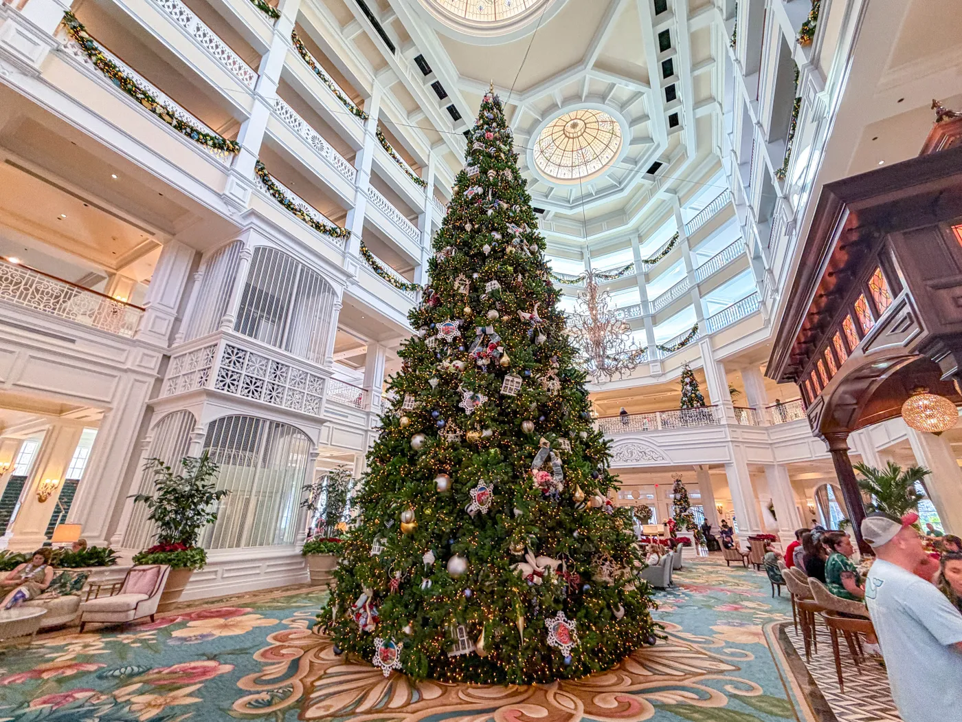The GIANT Christmas Tree & More Holiday Decor Arrive at Disney's Grand Floridian Resort! - MickeyBlog.com