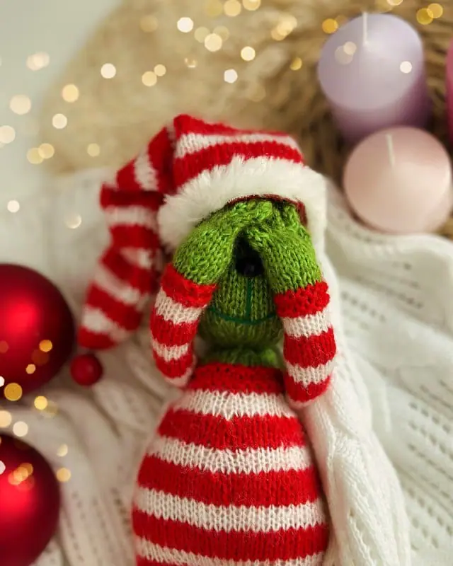 The grinch knitting pattern. Baby Grinch Christmas