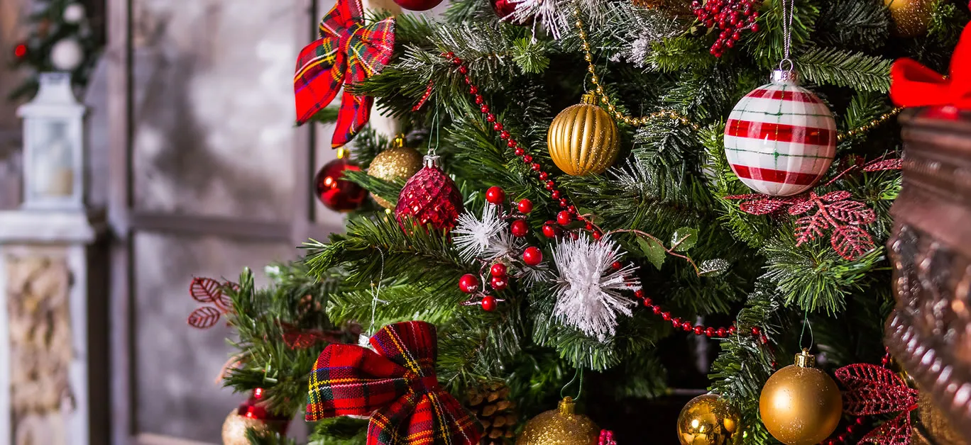 The Kardashians' florist Jeff Leatham shares 10 tips for decorating a luxury Christmas tree | Luxury Lifestyle Magazine