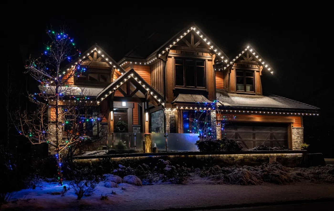 The Ultimate Guide to Choosing the Best Holiday Lighting for Your Budget -  Revive Holiday Lighting