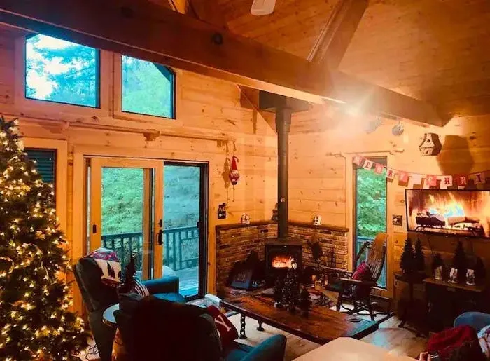 This Airbnb Is Decorated for Christmas All Year Long. See Inside. - Business Insider