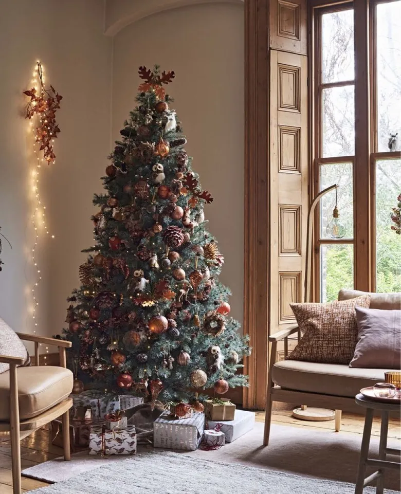 This Is The Year For A Fall-Themed Christmas Tree