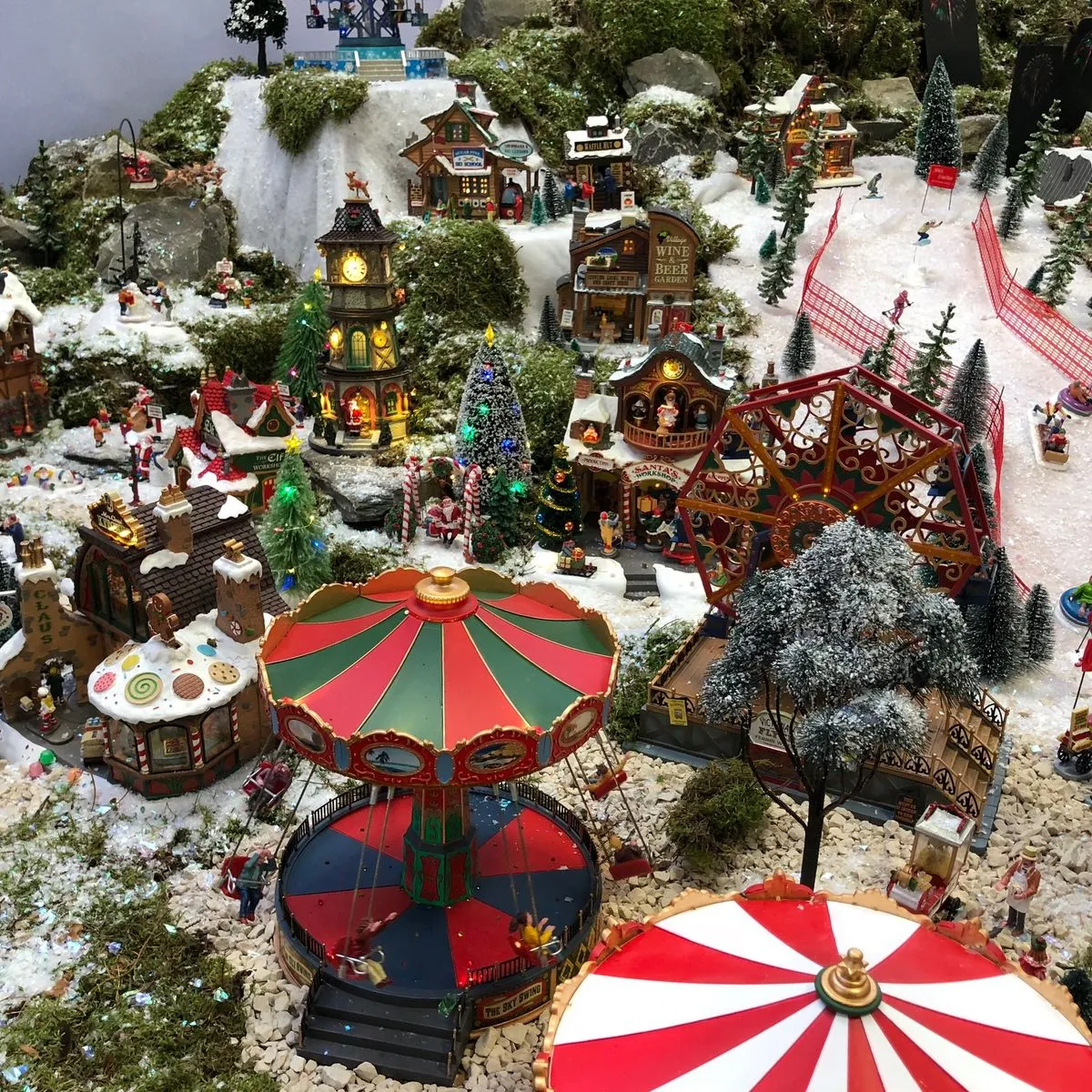 This miniature Christmas village in Edinburgh has more than a hundred tiny  characters | Edinburgh Live