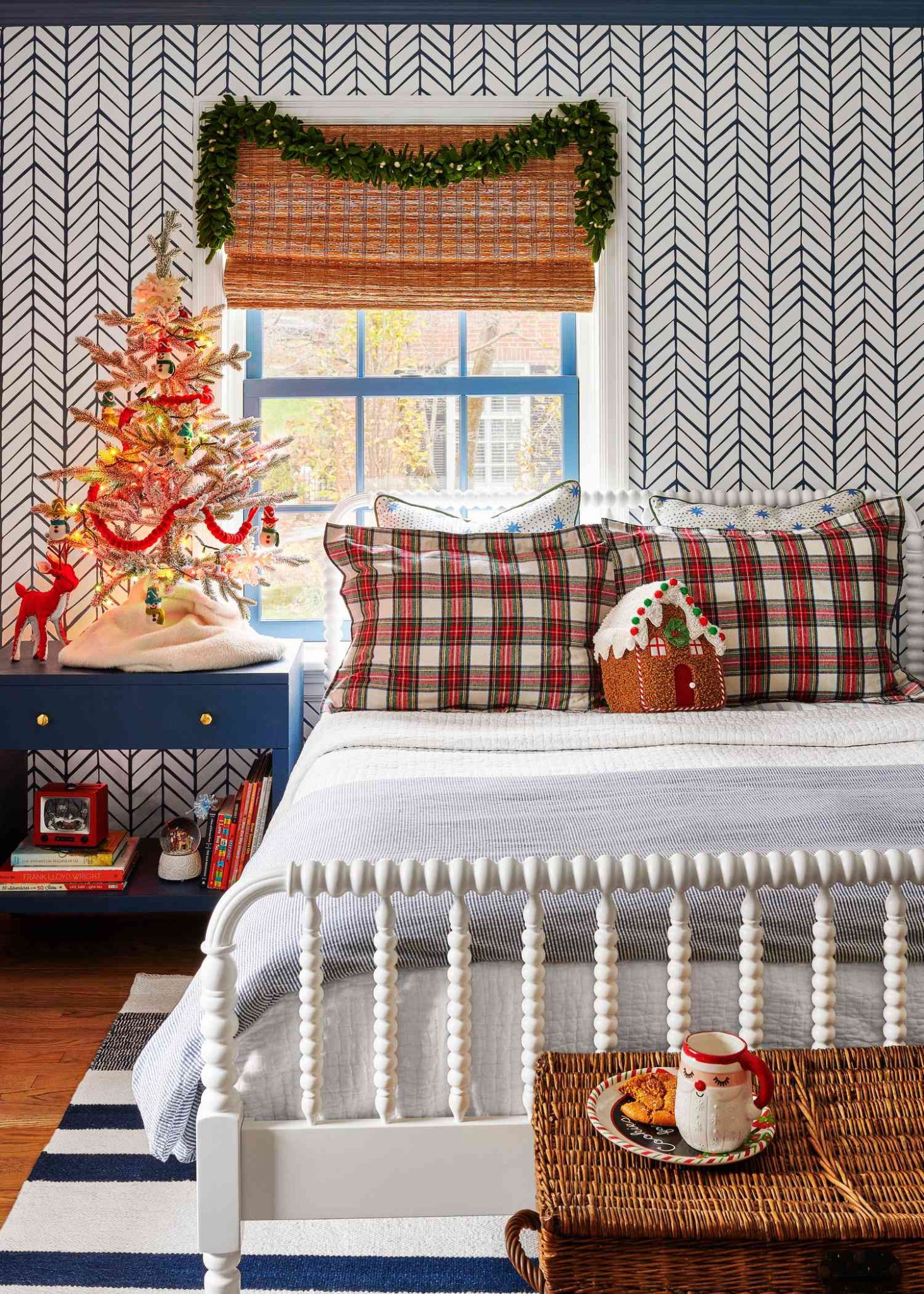 This Timeless Holiday Decor Trend Is Taking Over 2025