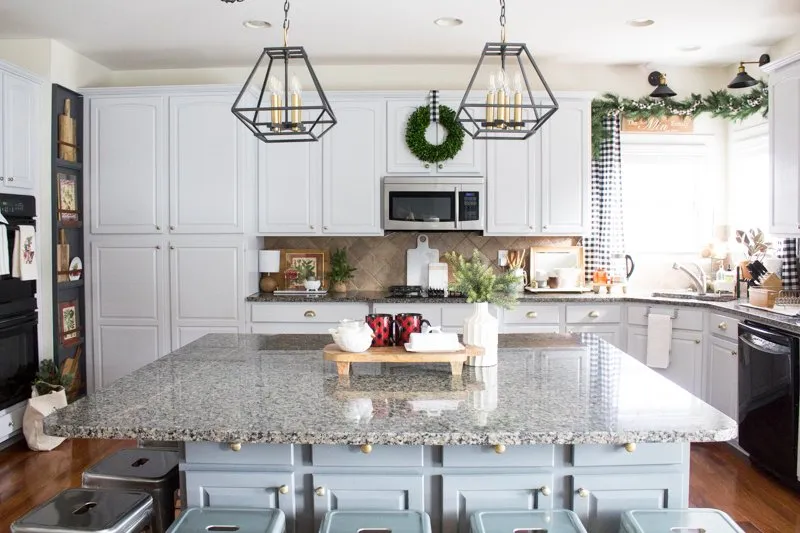 Tips for Inexpensive Christmas Vignettes - Love Your Abode