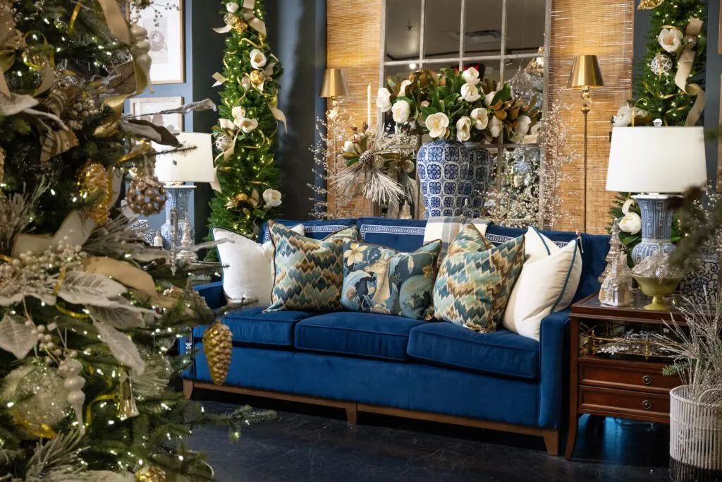 Unveiling Gilded Traditional: A Timeless Christmas Elegance – Nell Hill's