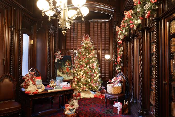 Victoria Mansion - Holiday Season